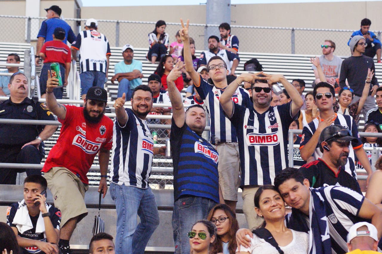 Aficionados al fútbol mexicano disfrutaron del encuentro en Austin.
