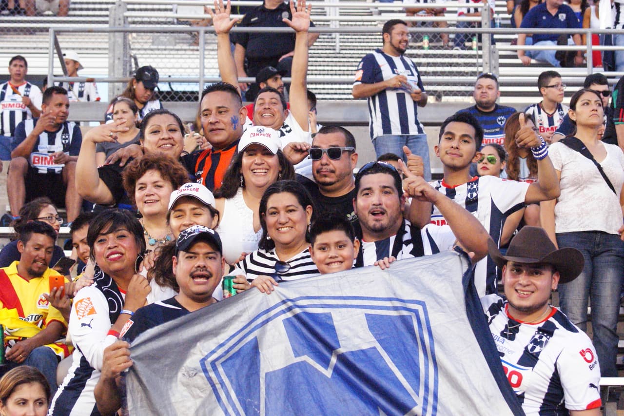 Aficionados al fútbol mexicano disfrutaron del encuentro en Austin.