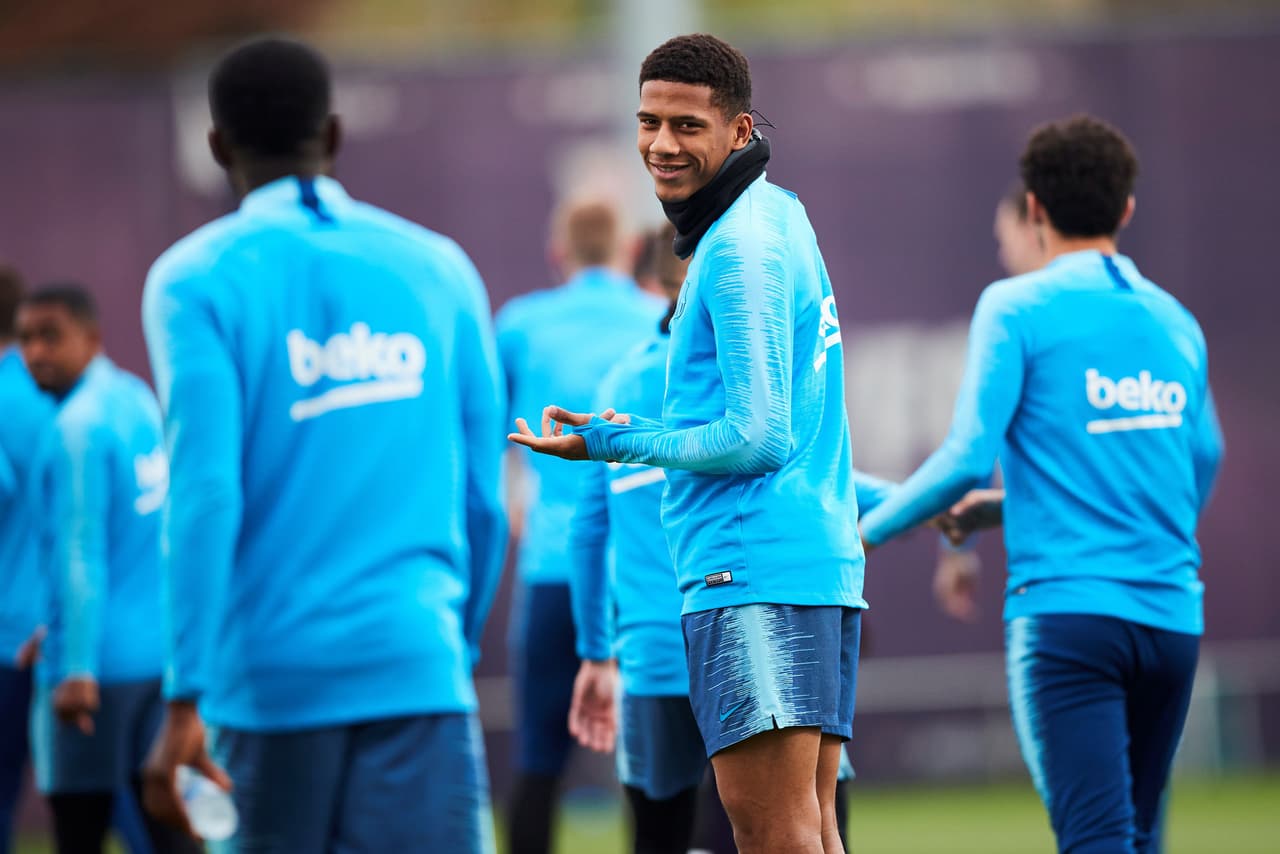 Exjugador del Barça afirma que no les permitían tocar a Messi