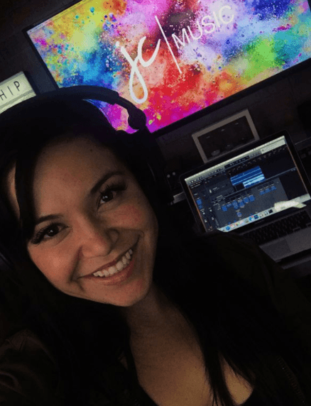 A través de sus redes sociales, 'Jaqie' ha compartido imágenes de los preparativos de su nuevo disco.