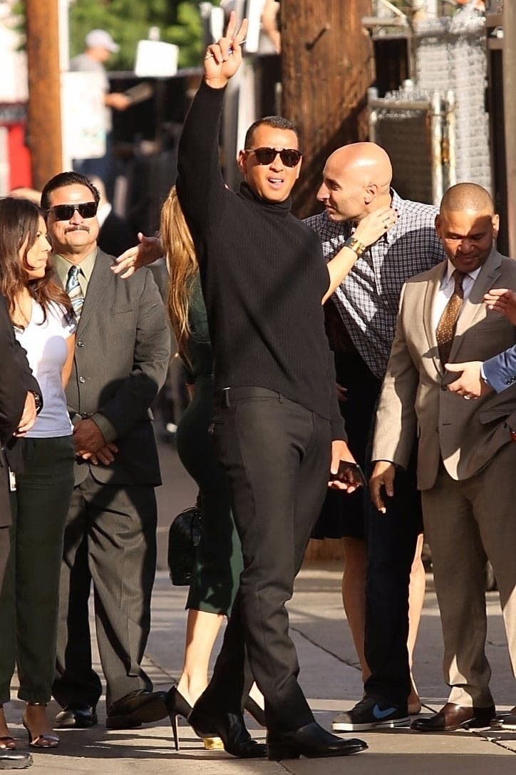 Tanto JLo como Alex Rodríguez aprovecharon para saludar a sus fans previo a la grabación del show en vivo.