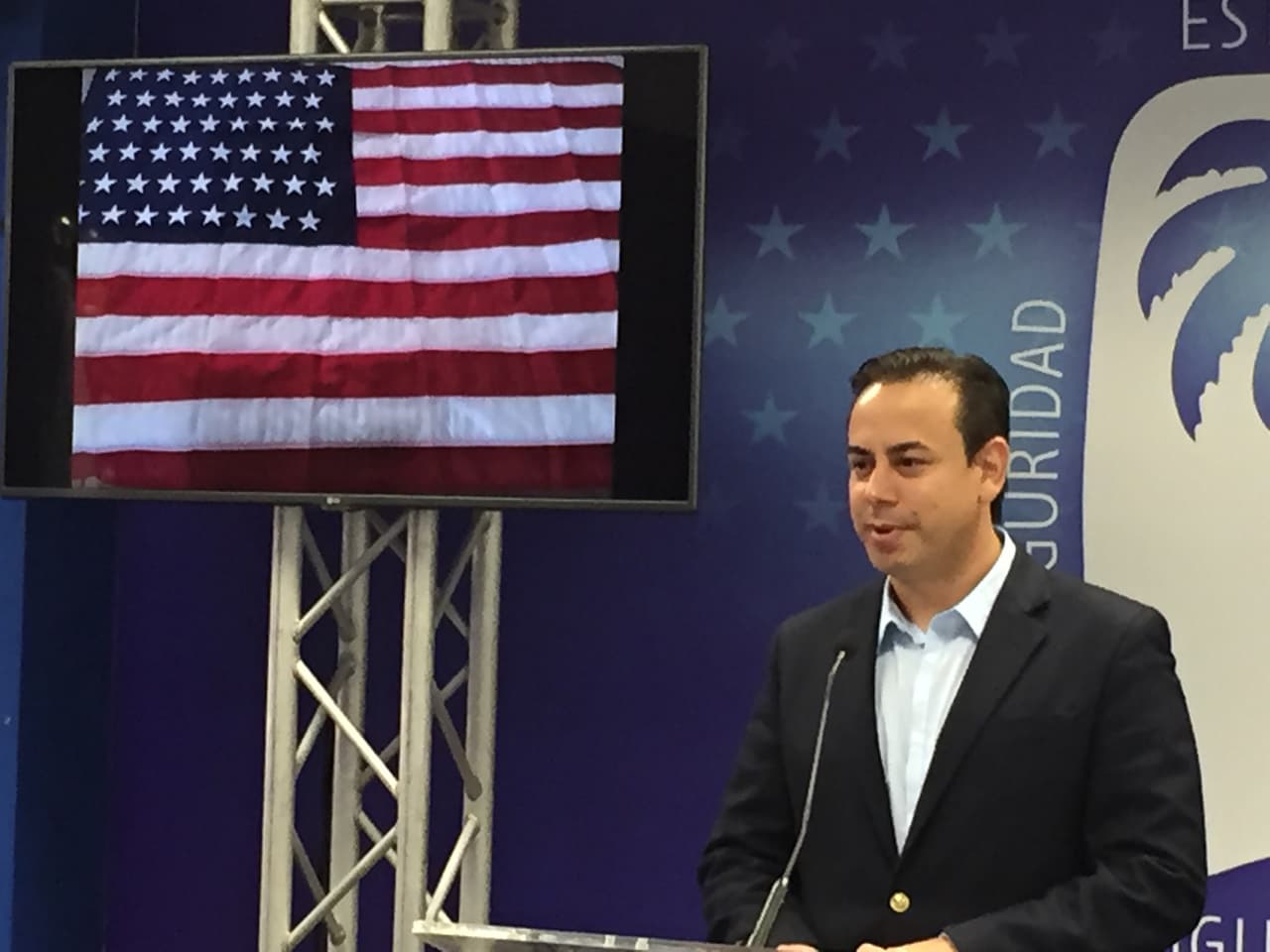 El PNP cambió bandera de Estados Unidos por una con 51 estrellas como reclamo a la anexión