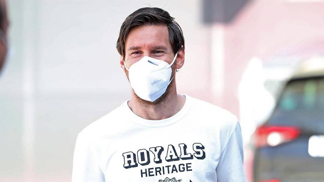 Y aunque regresó con la barba ya crecida o como nos tenía acostumbrados en los últimos años...