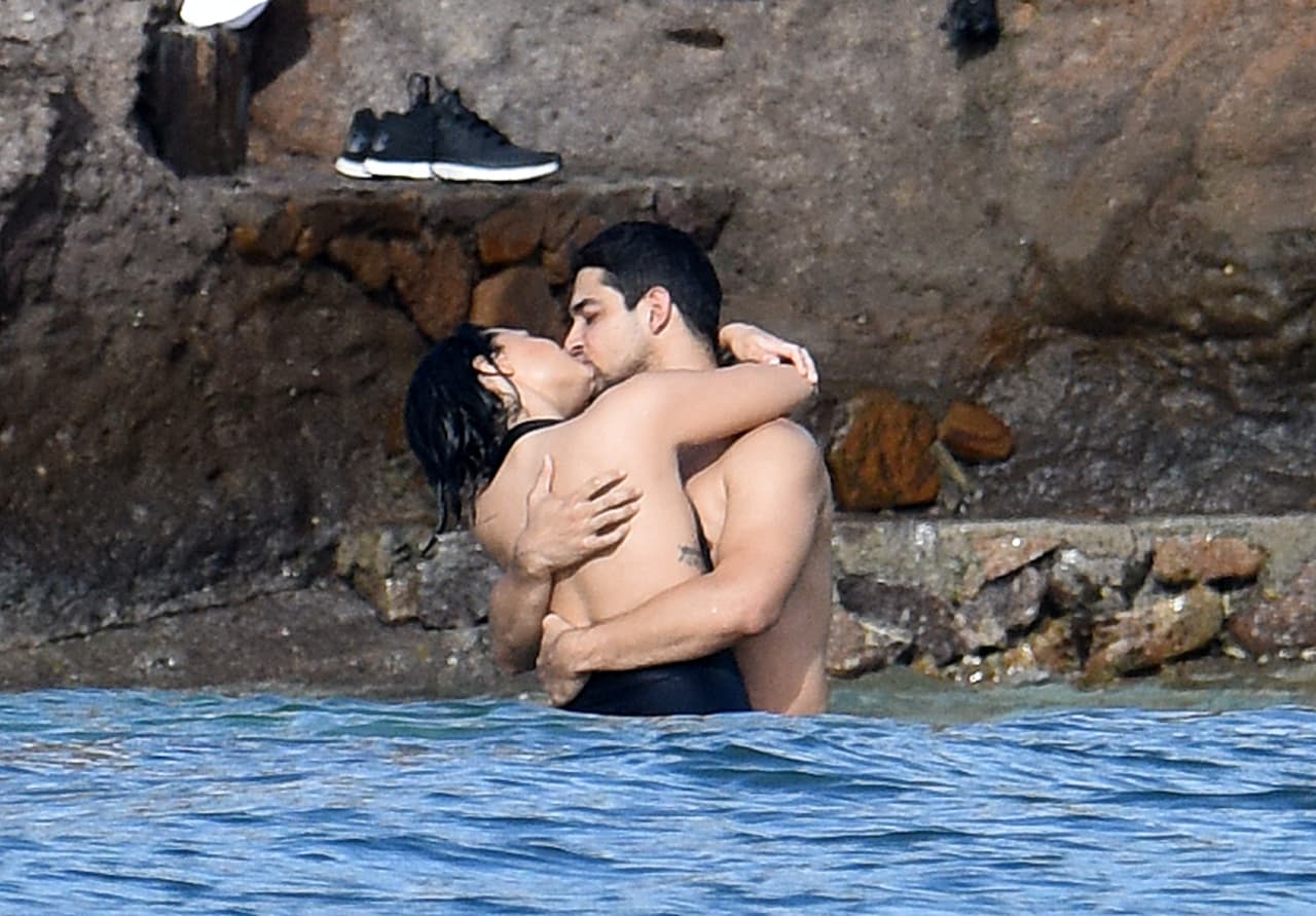 Pero su último rompimiento ya no tuvo marcha atrás. En junio de 2016, por medio de un comunicado, anunciaron su ruptura. “Después de casi 6 amorosos y maravillosos años, hemos decidido poner fin a nuestra relación”. A pesar de ya no ser pareja han estado junto al otro cuando más lo han necesitado.