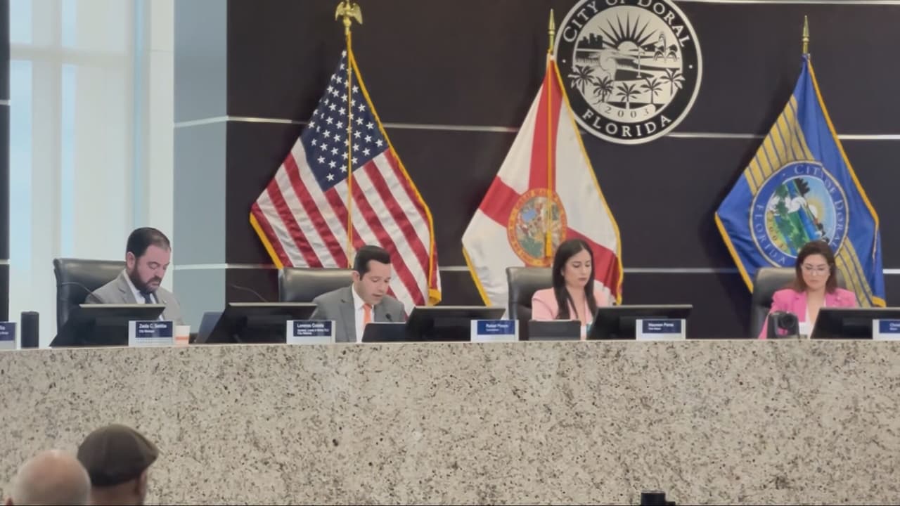 Ciudad de Doral despide varios empleados tras suspensión del TPS y el parole humanitario