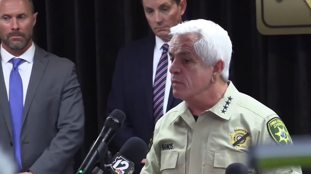 Todavía rodeado de la controversia, Chris Nanos se mantiene como sheriff del condado Pima