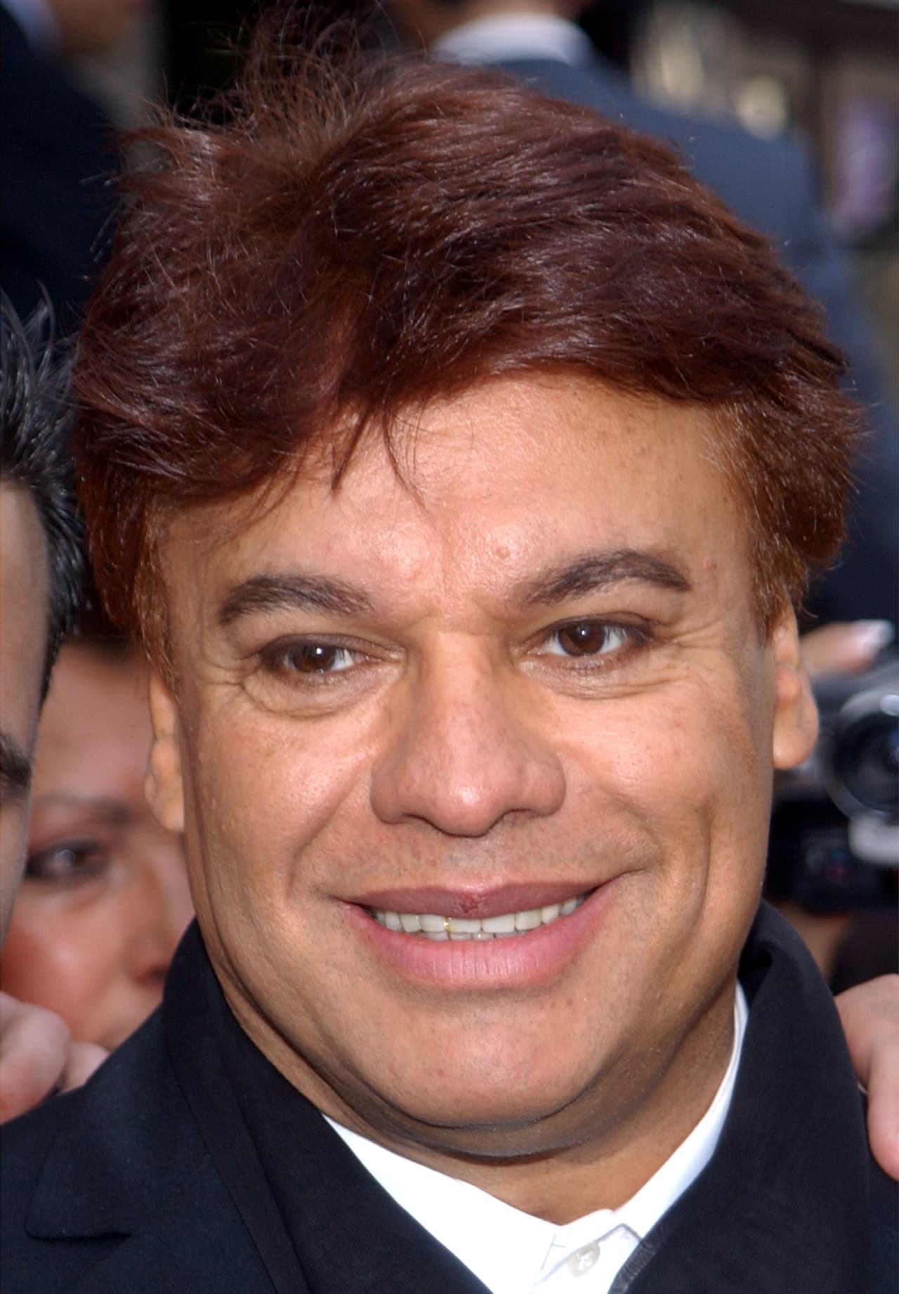 Después, grabó más de sus temas en mariachi y se consolidó con canciones como 'La Diferencia', 'Inocente Pobre Amigo' y 'Juro que Nunca Volveré'.