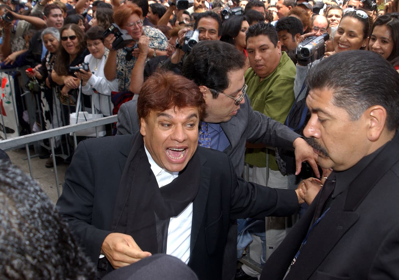 El primer tema que sonó fue 'No Tengo Dinero' y de ahí, la música llevó a lugares privilegiados a Juan Gabriel.