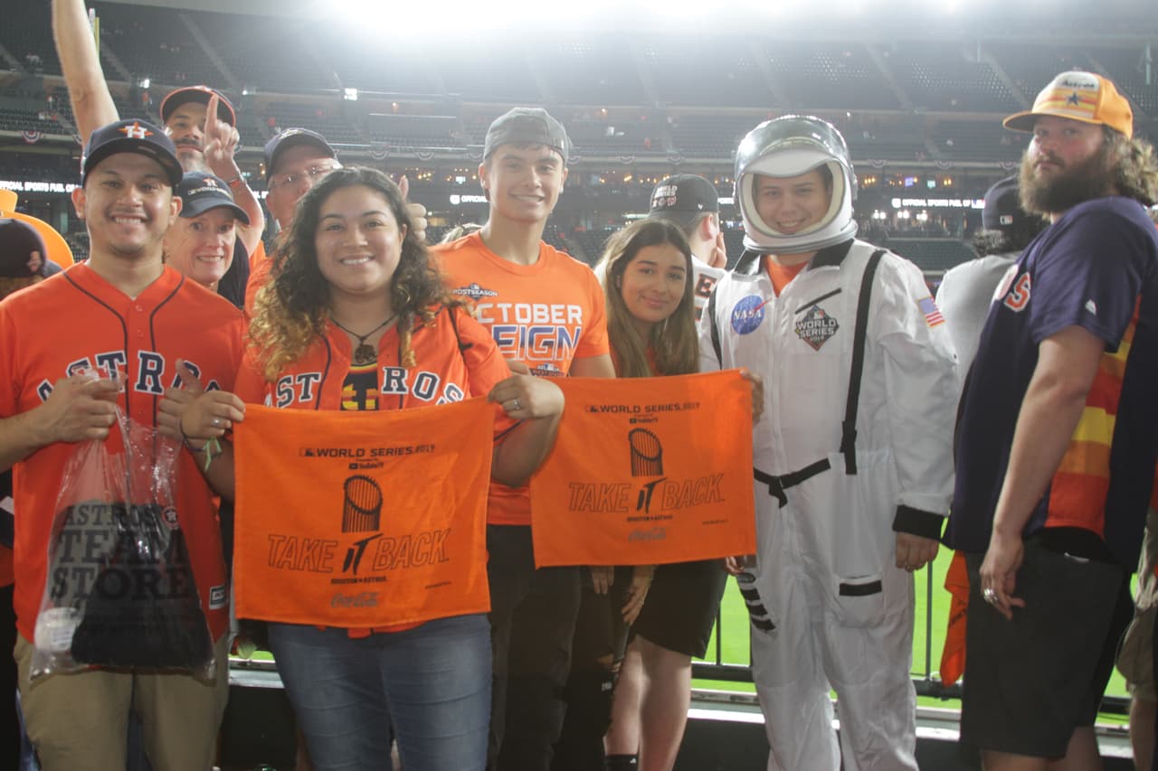 Así se vive el ambiente en Houston para recibir el Juego 6 de la Serie Mundial entre Astros y Nationals.