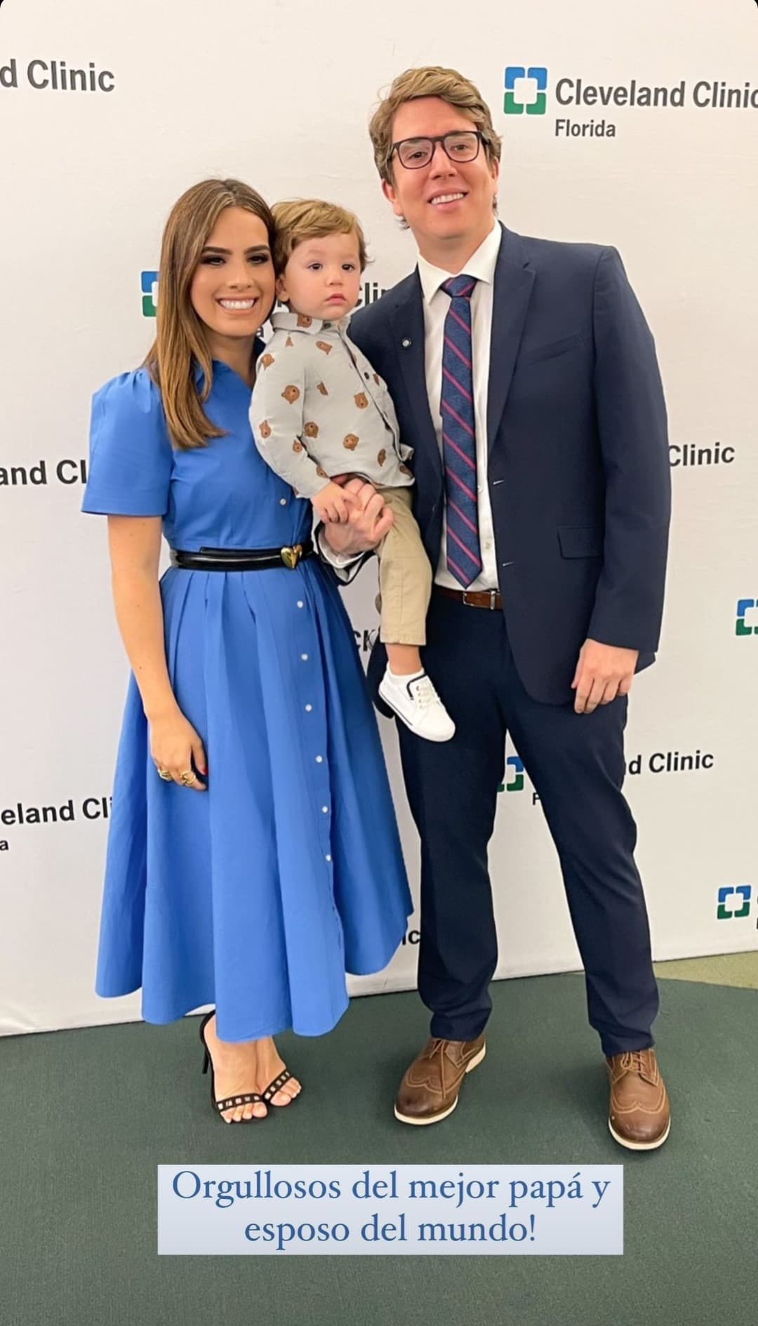 Después de superar esos tragos amargos, la experta en moda de Despierta América y su esposo celebran este aniversario en medio de una gran felicidad, pues el Dr. Cracco festejó recientemente que terminó su residencia de cirugía en Cleveland Clinic Florida.