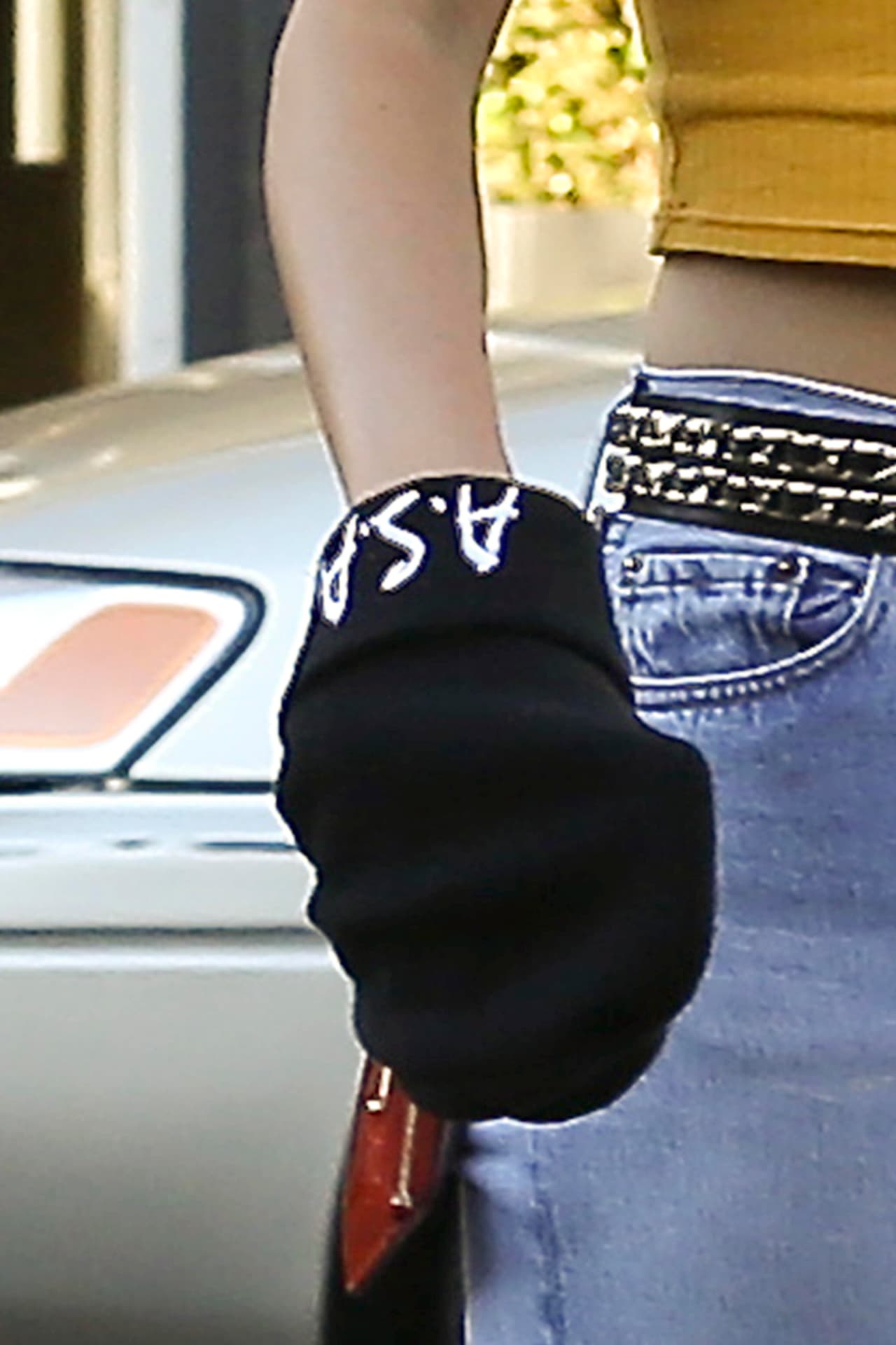 Este gorrito tenía el logo de A.S.A.P. Rocky, con quien supuestamente está saliendo.