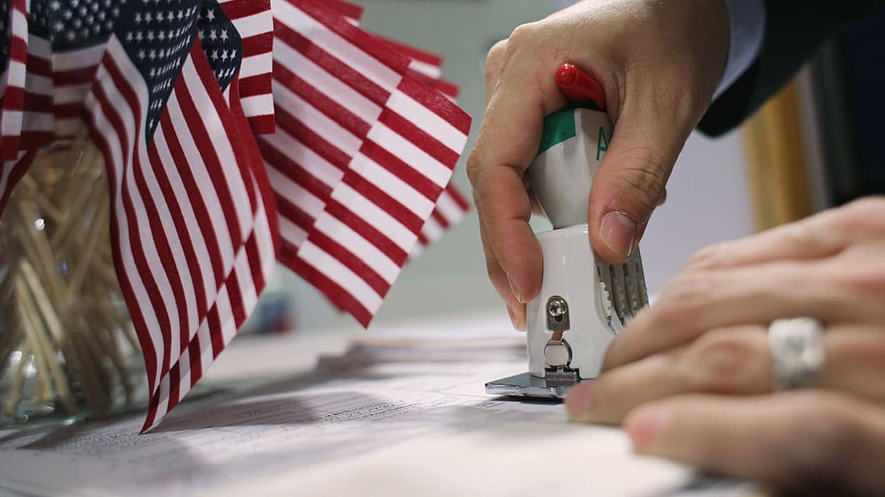 Delitos menores y deportación: respondemos tus preguntas de inmigración de la semana