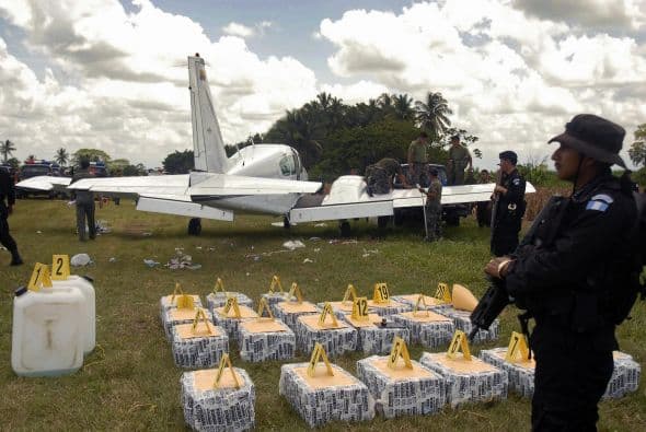 El 80% de la droga que entra a Estados Unidos pasa por los países centroamericanos antes de llegar a México, aseguró el jueves en Panamá un alto funcionario del Departamento de Estado norteamericano.
