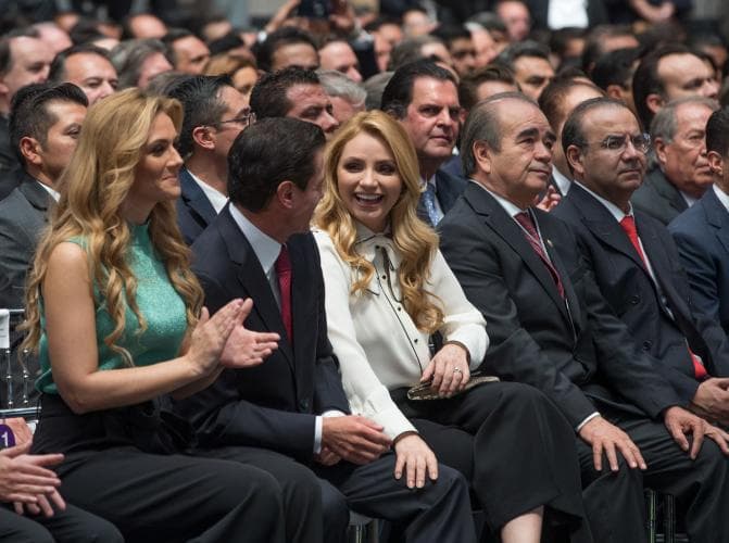 Angélica Rivera y Enrique Peña Nieto dejaron de ser vistos públicamente desde el 21 de septiembre de 2018, cuando ambos asistieron al primer informe del gobernador del Estado de México Alfredo del Mazo, y esto alimentó las especulaciones de su separación.