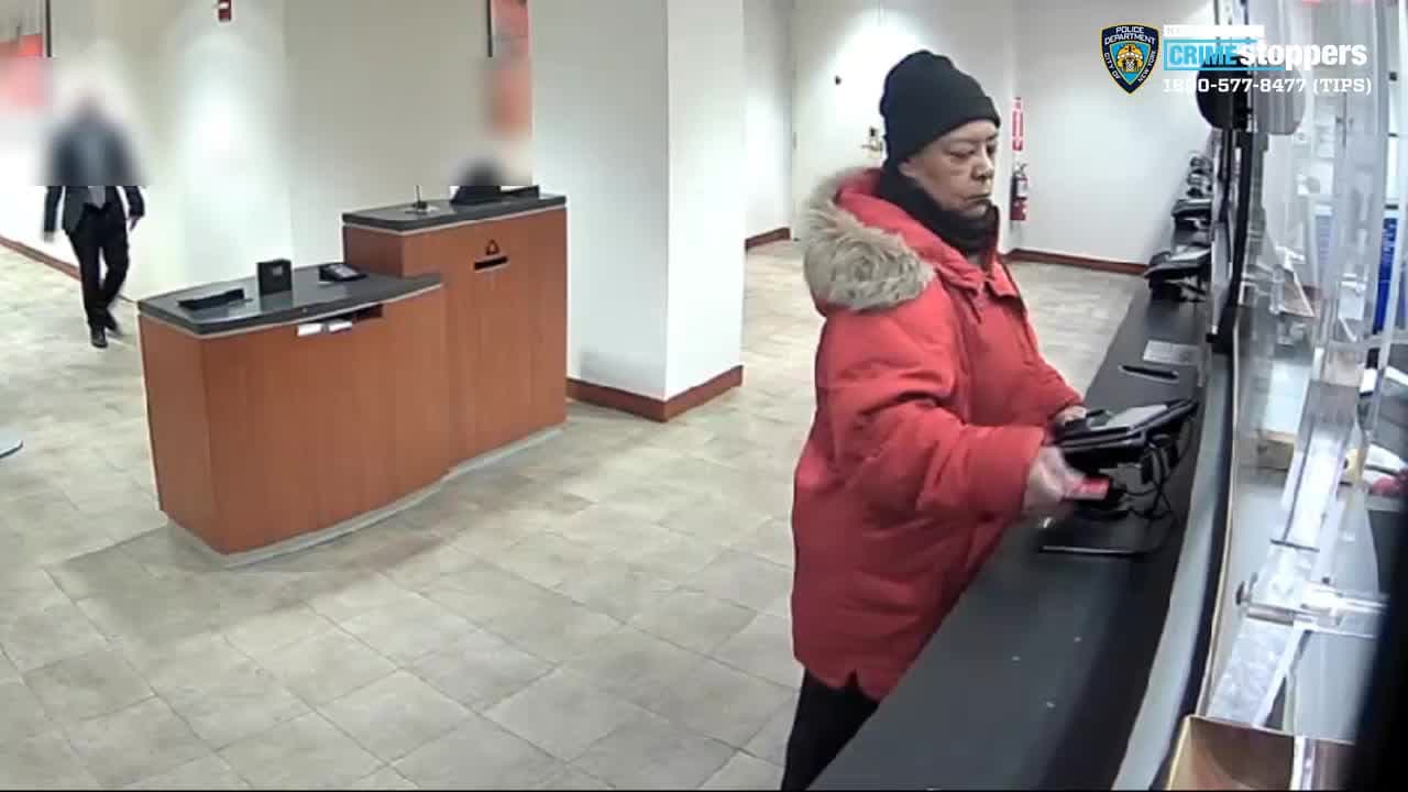 Buscan a señora por robar más de 20,000 dólares de cuentas bancarias