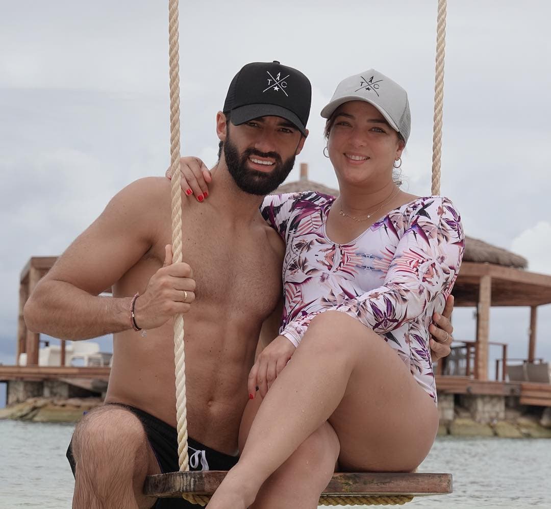 La 
<b><a href="https://www.univision.com/shows/mira-quien-baila/asi-nacio-la-verdadera-historia-de-amor-de-adamari-lopez" target="_blank">historia de amor entre Toni Costa y Adamari López</a> </b>inició en 
<b><a href="https://www.univision.com/shows/mira-quien-baila" target="_blank">Mira Quién Baila</a></b> en 2011. 
<br>