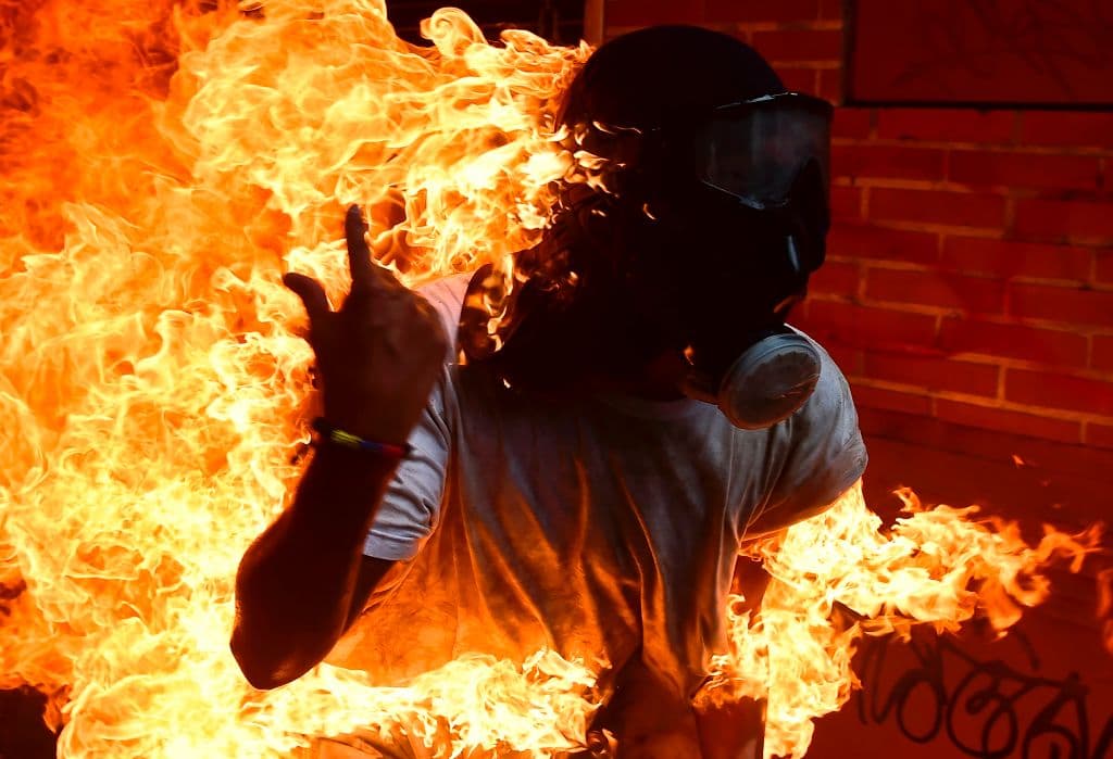 "No me imaginé que era mi hermano", dice familiar del joven que se incendió en las protestas de Venezuela