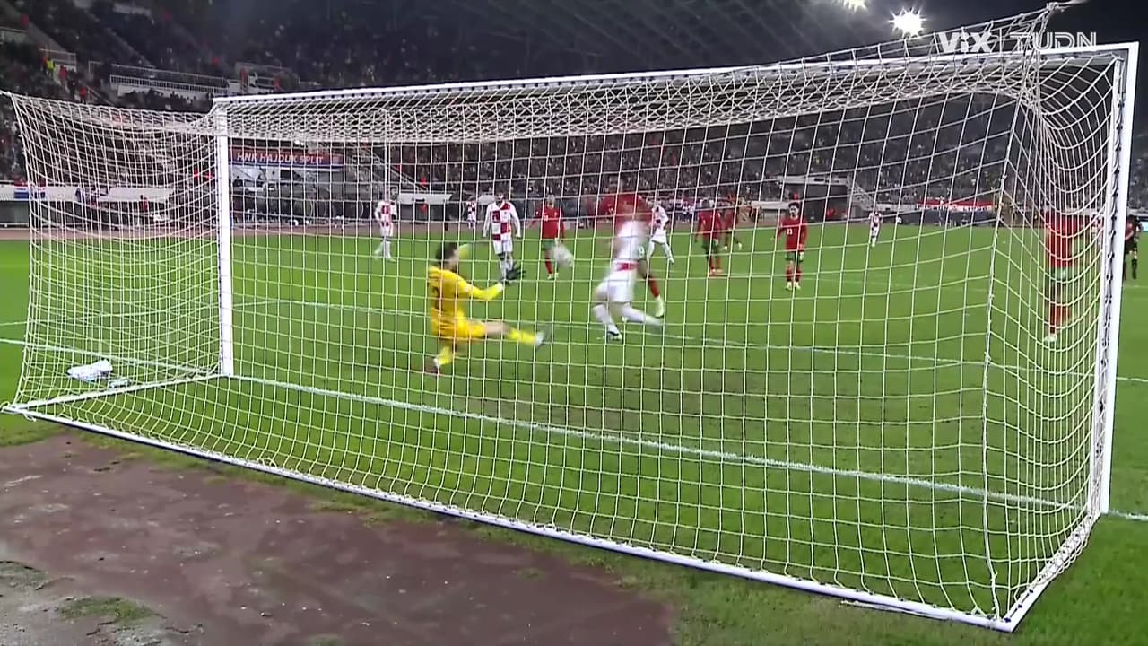 ¡Enferma atajada de José Sá! Portugal se salva del 2-1 