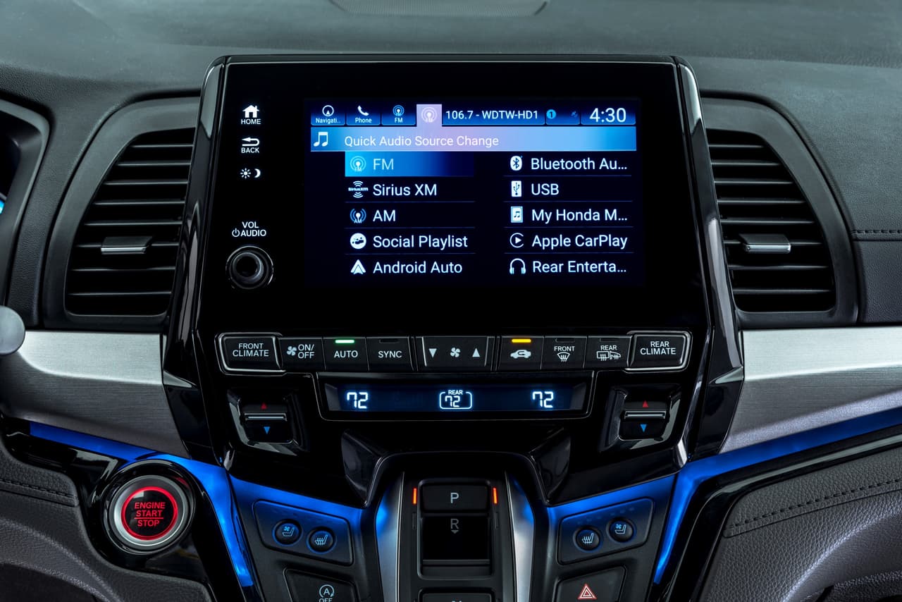 Una de las novedades que involucra a la tecnología es CabinControl, la aplicación para teléfonos móviles que permite conectar un equipo a la Honda Odyssey para tomar de algunas funciones en el habitáculo como la música o el aire acondicionado.