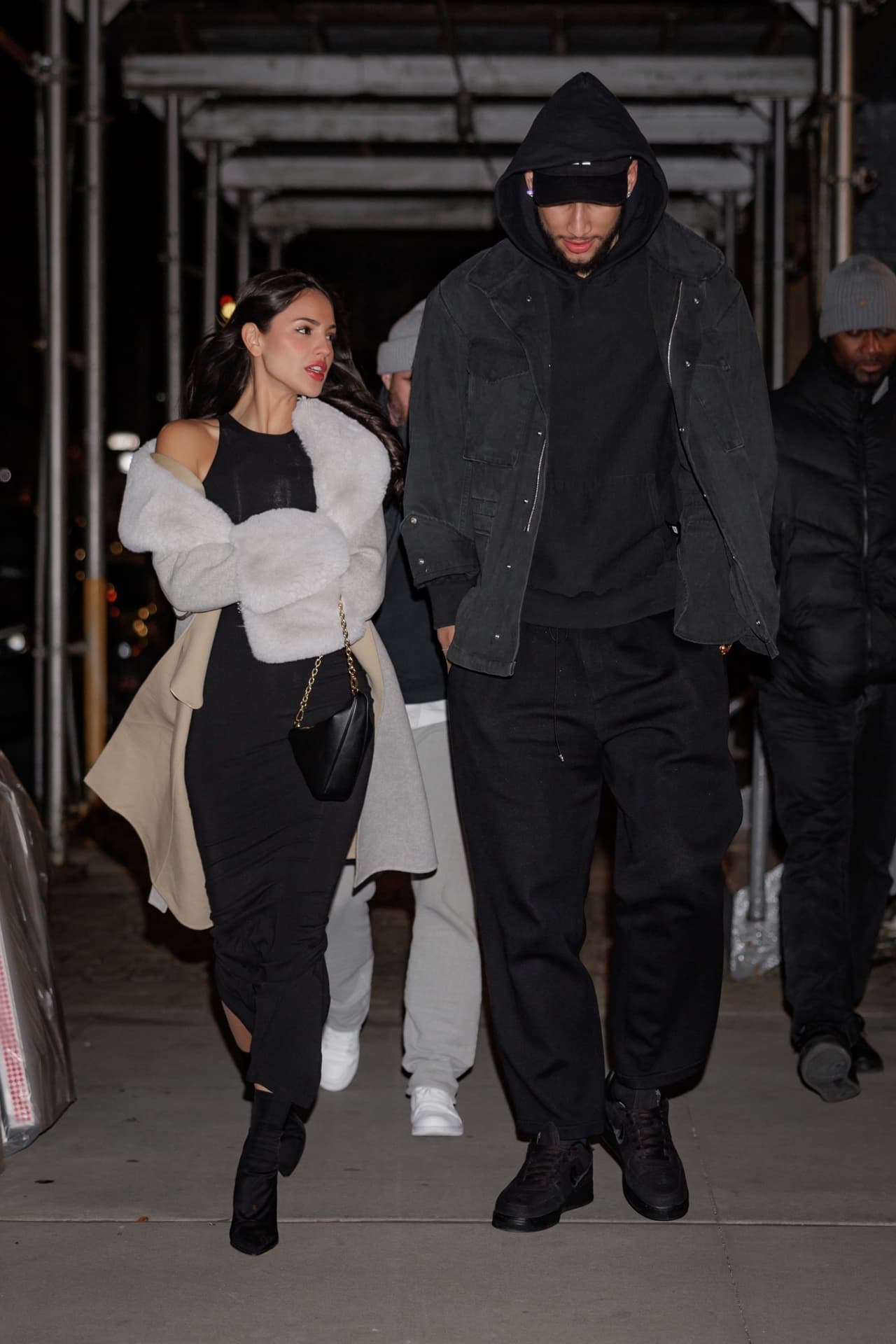 De acuerdo con una fuente de la revista People, la mexicana y el deportista sí son pareja.
<br>