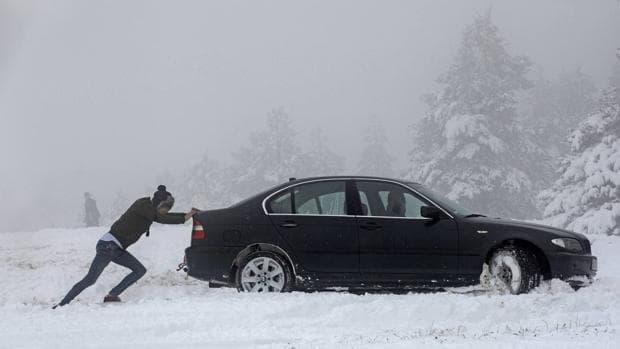 Clima invernal: la nieve podría afectar las carreteras provocando atrasos y activando los protocolos de emergencia para los conductores 

