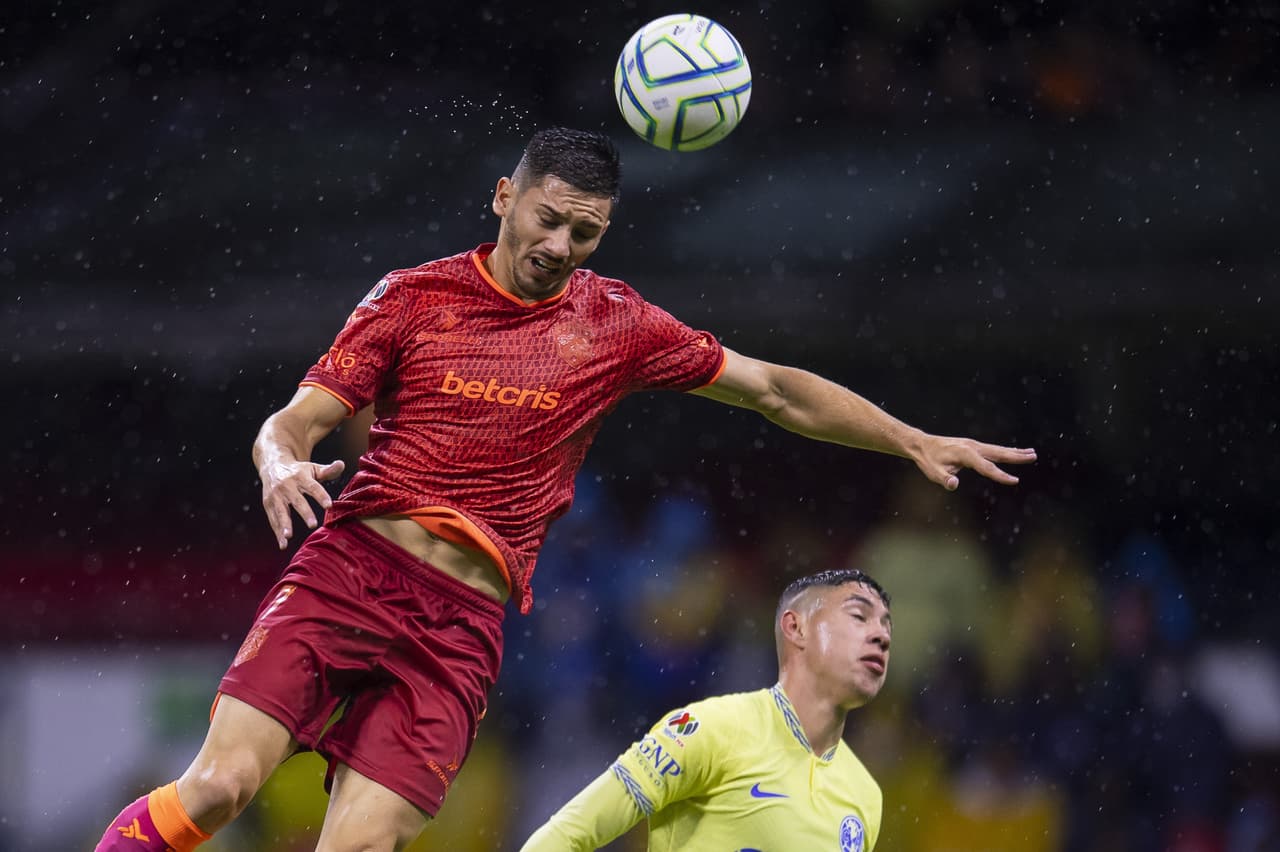 Henry Martín hizo un doblete para darle el triunfo al América en contra de unos Bravos que estuvieron cerca del empate.