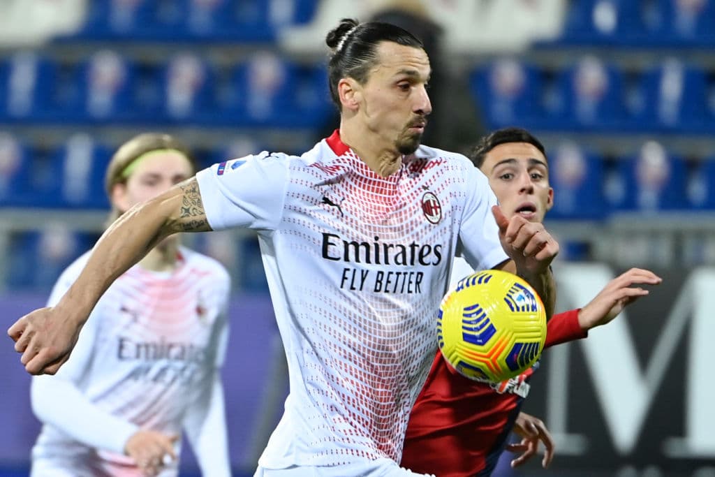 Zlatan da cátedra y Milan derrota 2-0 a Cagliari en la Serie A y siguen como líderes. Ibrahimovic es el segundo máximo goleador de la liga italiana a sus 39 años.
