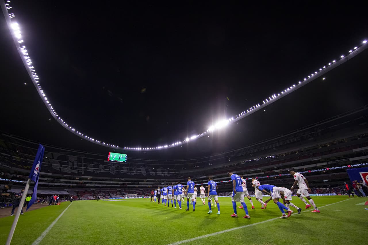 Frente a un 25% del aforo del Azteca, se presentaron dos de los mejores equipos del torneo.