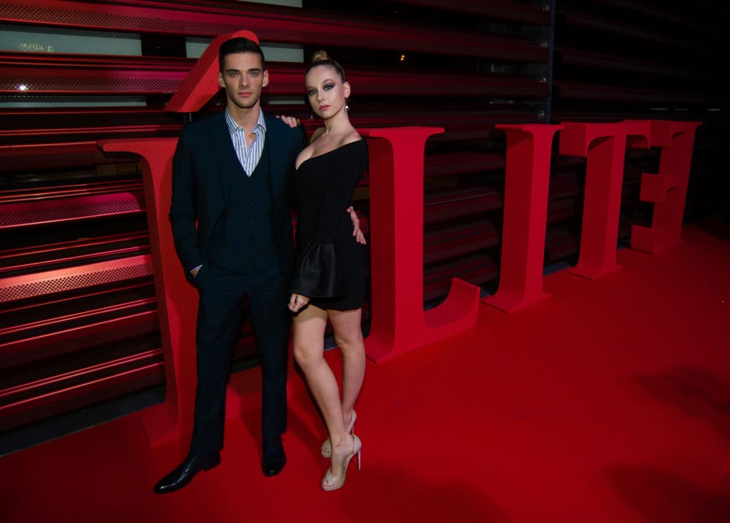 <b>#1 Ester Expósito</b>
<br>A sus 22 años de edad, Ester Expósito ha disfrutado de varias y románticas relaciones, como la que tuvo con su pareja de ‘Élite’, Álvaro Rico.