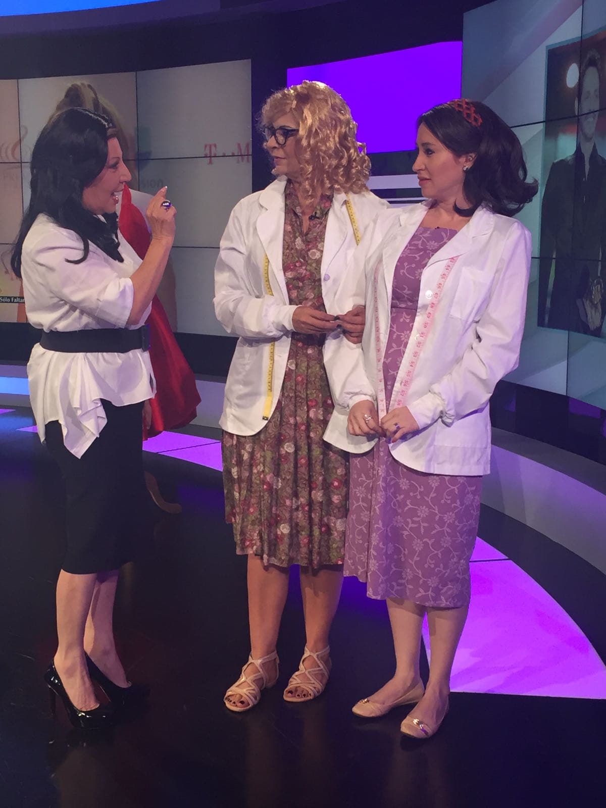 El 31 de octubre el show de Los 6 de la tarde se transportó a las Galerías Velvet. Los talentos llegaron vestidos como los personajes de la famosa serie española y hasta acento de la madre patria tenían... o eso intentaron.