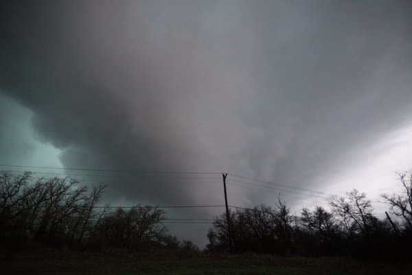 Además de granizo, inundaciones repentinas, rayos y caos vial