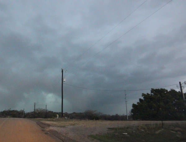 Además de granizo, inundaciones repentinas, rayos y caos vial