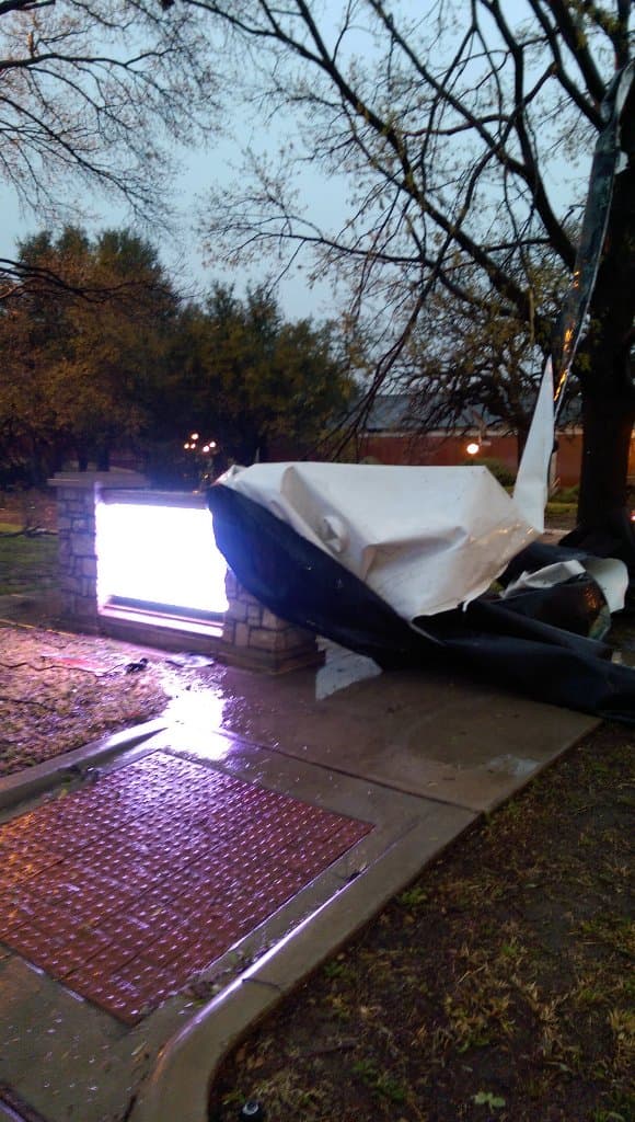 Además de granizo, inundaciones repentinas, rayos y caos vial