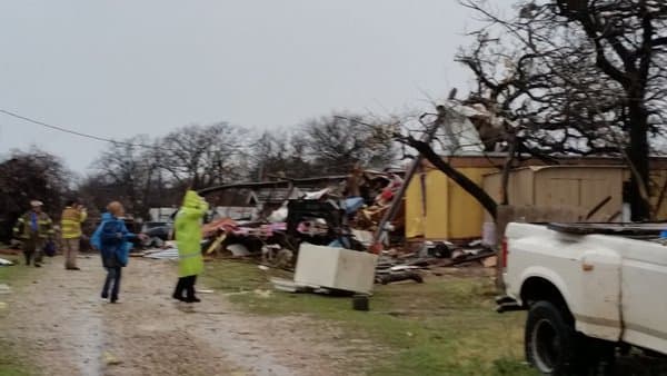 Además de granizo, inundaciones repentinas, rayos y caos vial