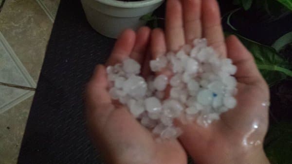 Además de granizo, inundaciones repentinas, rayos y caos vial