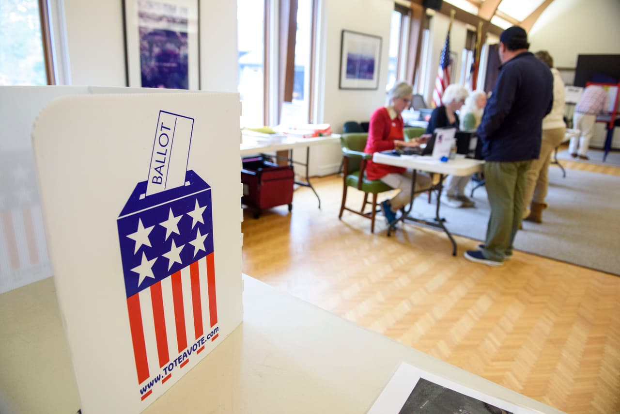 Con el cierre de las urnas programado para las 7:30 p.m., se destacó que cualquier votante que se encontrara en la fila al momento del cierre podría votar, lo que garantizaba que la participación continuaría incluso más allá de la hora estipulada.
<br>