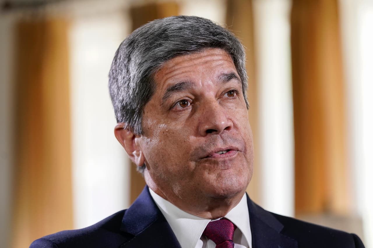 Ministro Cuba asegura que sus fuerzas armadas se preparan para posible 'agresión militar' de EEUU