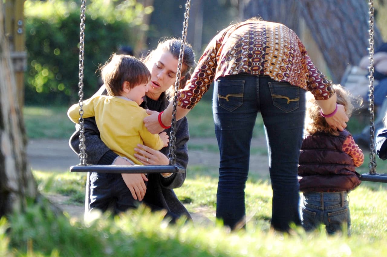 Oops! Tal vez el empujón fue muy fuerte. Raphaël terminó llorando.