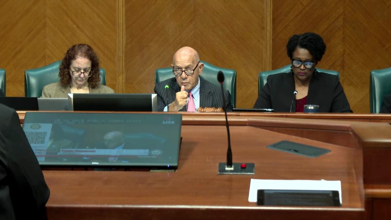 Houston refuerza vigilancia sanitaria ante el riesgo mínimo de Ébola por el Mundial de Fútbol