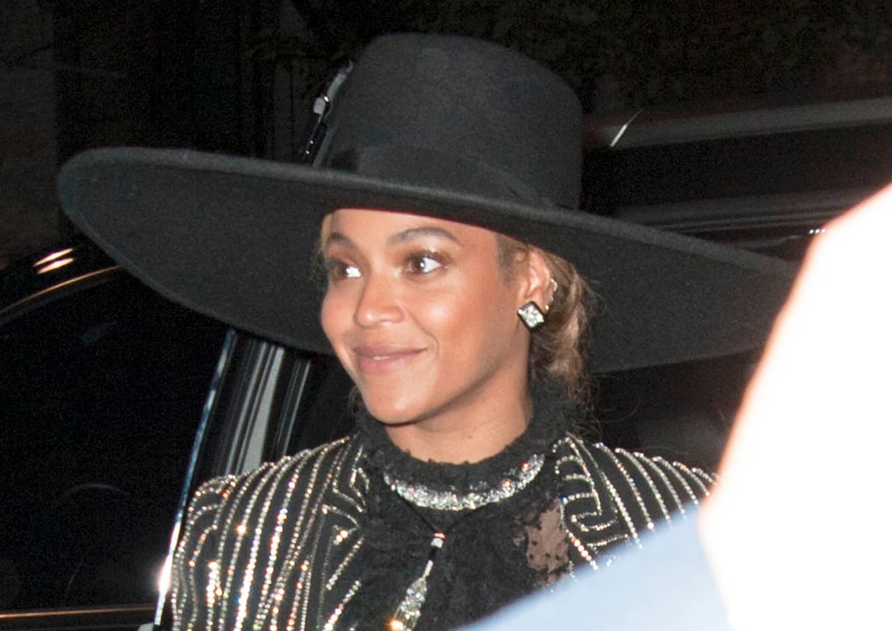 Haciendo su "entrada triunfal" al evento.