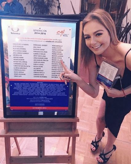 Se graduó en el Centro de Educación Artística de Televisa en el 2014-2016.