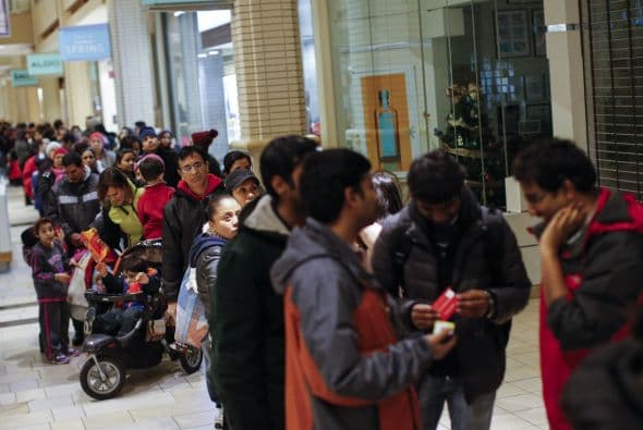 Pese a las imágenes, no todos los compradores están felices con la apertura de las tiendas en Thanksgiving.