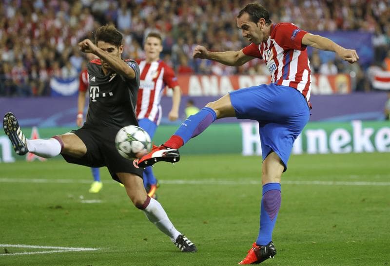 El uruguayo Diego Godín volvió a ser el líder del fortín defensivo de Atlético de Madrid en su triunfo 1-0 contra Bayern Munich.