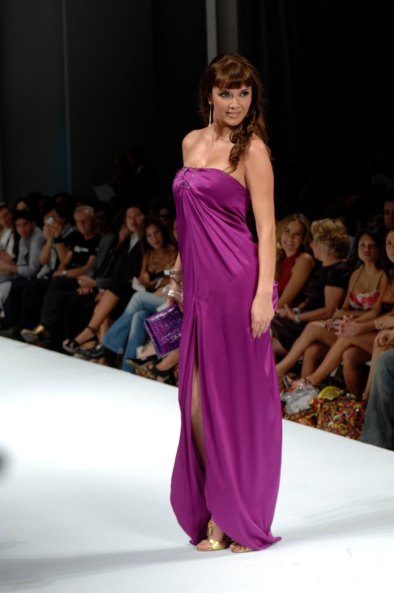 Marlene Favela confirmó su noviazgo con el político en 2007 y se comprometieron en matrimonio dos años después. En 2010 el amor se les acabó. "Jorge fue una persona muy importante en mi vida. Solo tengo cosas maravillosas que decir de él porque
<b><a href="https://www.youtube.com/watch?v=OBafMvkVUZY" target="_blank"> para mí fue un príncipe</a></b>" , dijo en 2013 para Imagen.