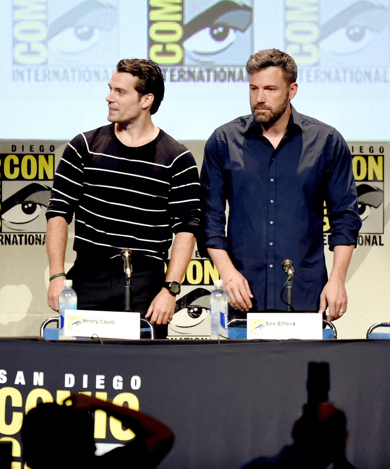 A diferencia de días pasados, Ben se tiñó su cabellera y barba, se despidió de las canas.