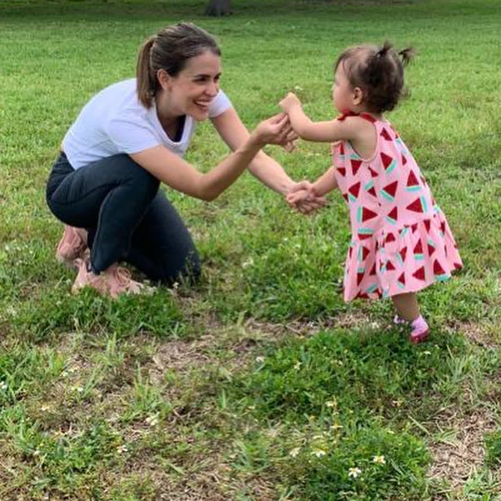 Quien también nos roba el corazón es nuestra querida Carito Sarassa quien junto a su amada Chloé, se dio una escapadita al parque para disfrutar un poco del aire libre.