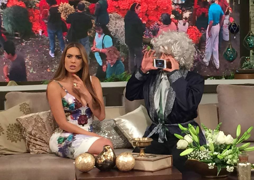 Qué estaba haciendo el Dr. Chaflán que tenía muy intrigada a Galilea.