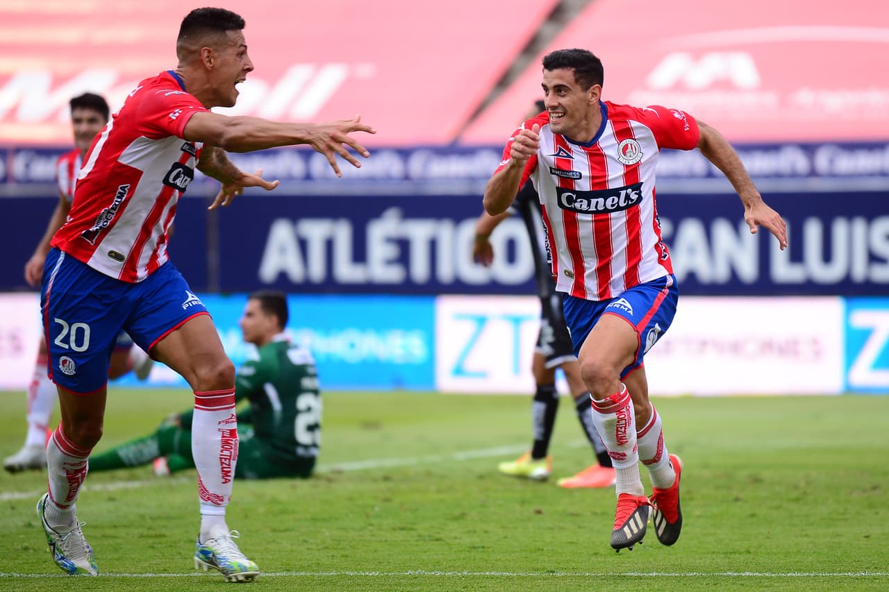 Germán Berterame también sabe cabecear, y tras un remate confirma la voltereta del San Luis al Necaxa.
<br>