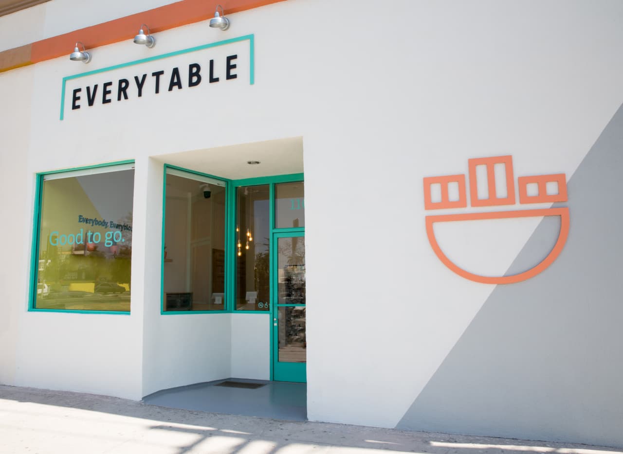 El restaurante que cobra más caro a los ricos para que los pobres paguen menos