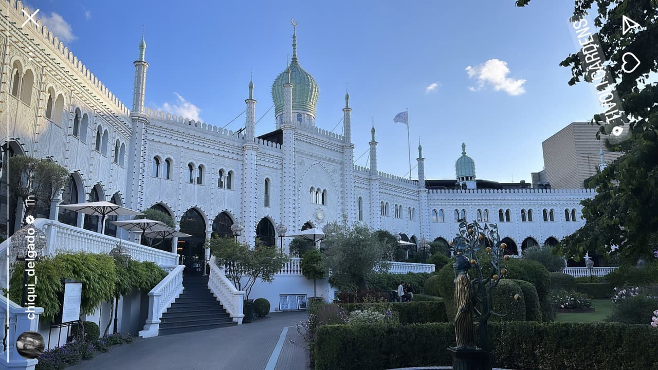 Mientras él ha quedado encantado con la comida, su novia se fascina por la ciudad.
<br>
